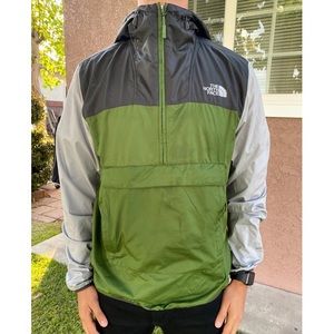 The North Face Men’s Hoodie Windbreaker Green/Grey